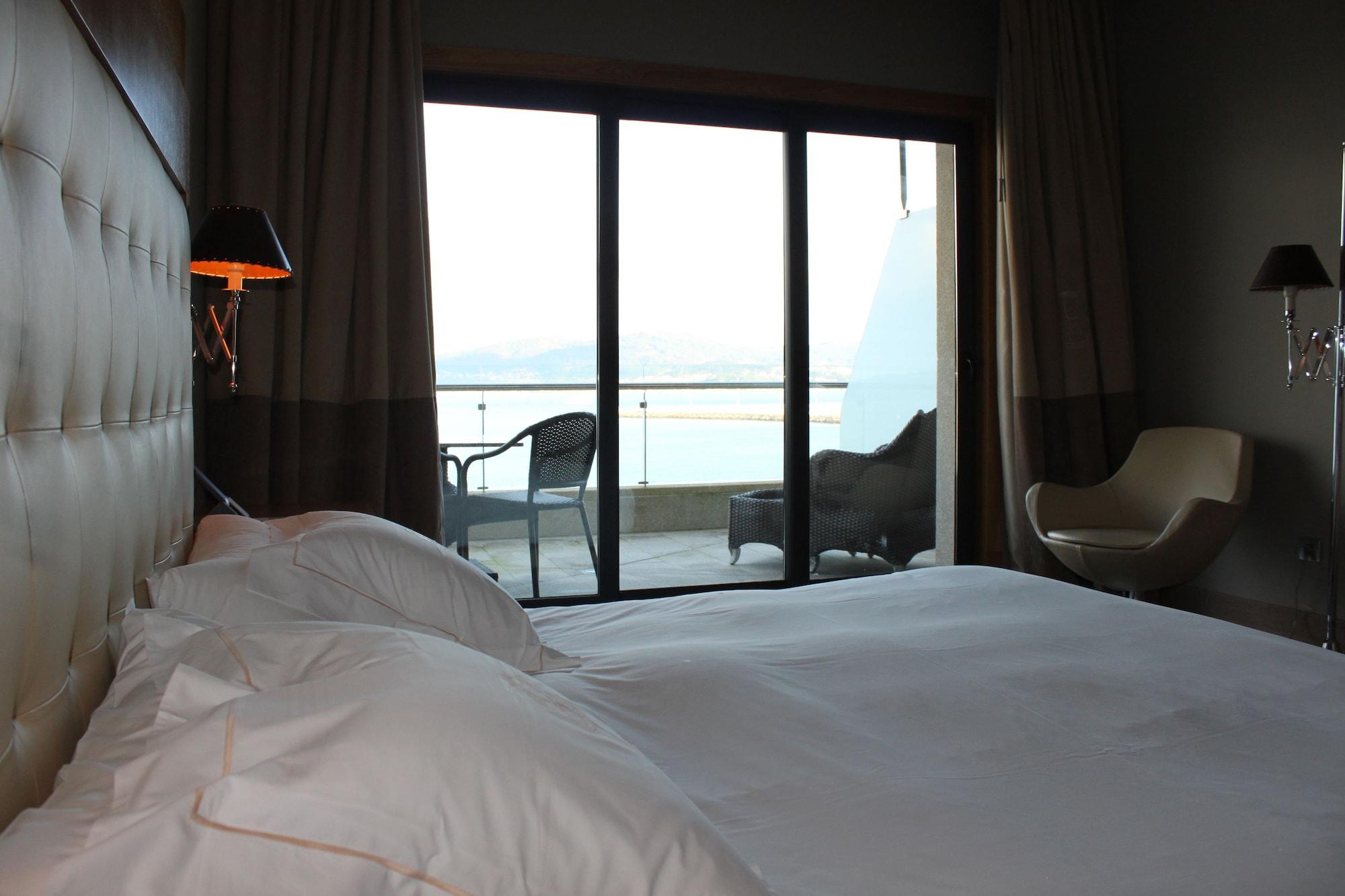 埃斯库德酒店 spa及海滩 比戈 外观 照片 A room at the hotel