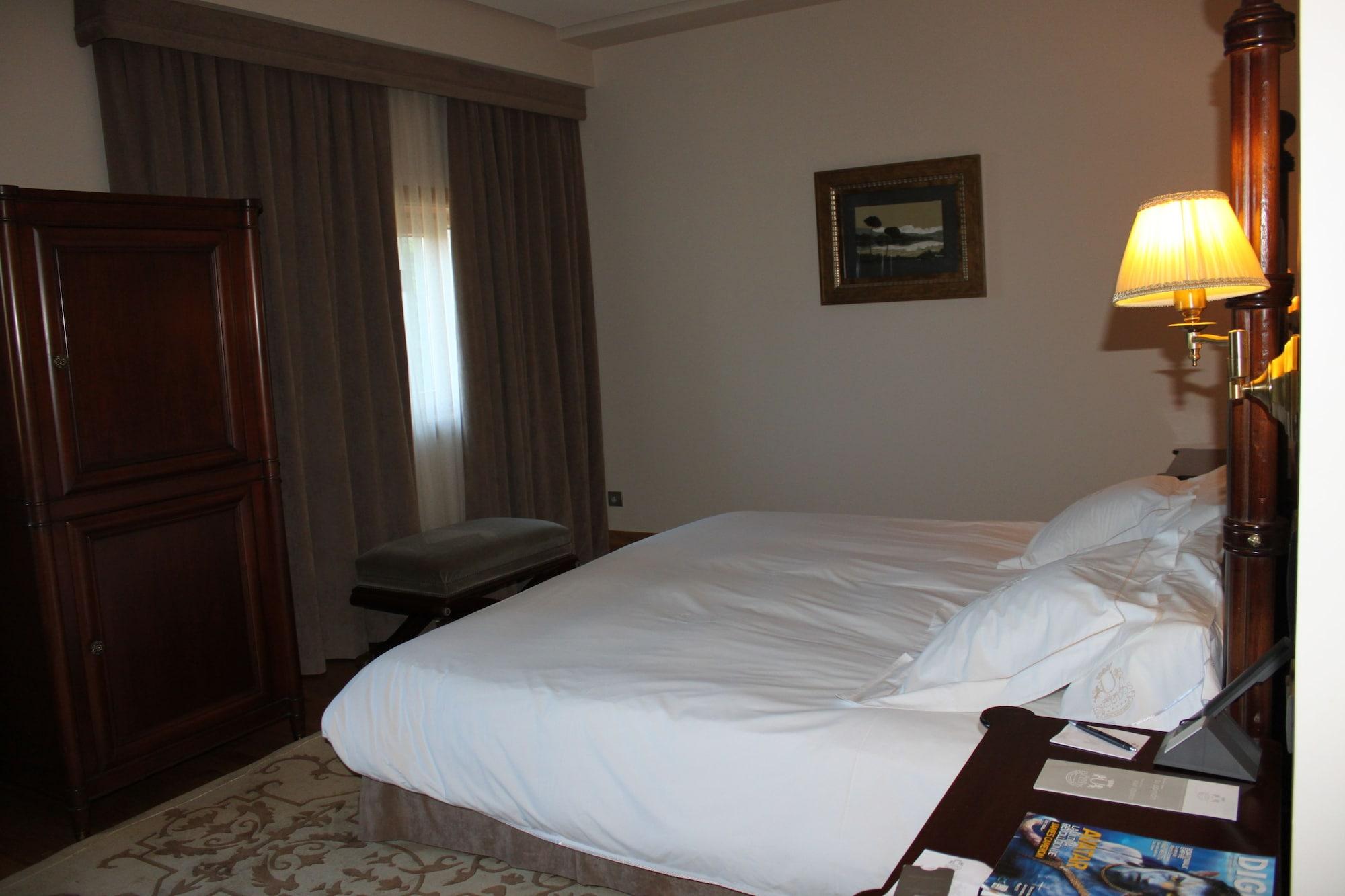 埃斯库德酒店 spa及海滩 比戈 外观 照片 A bedroom at the hotel