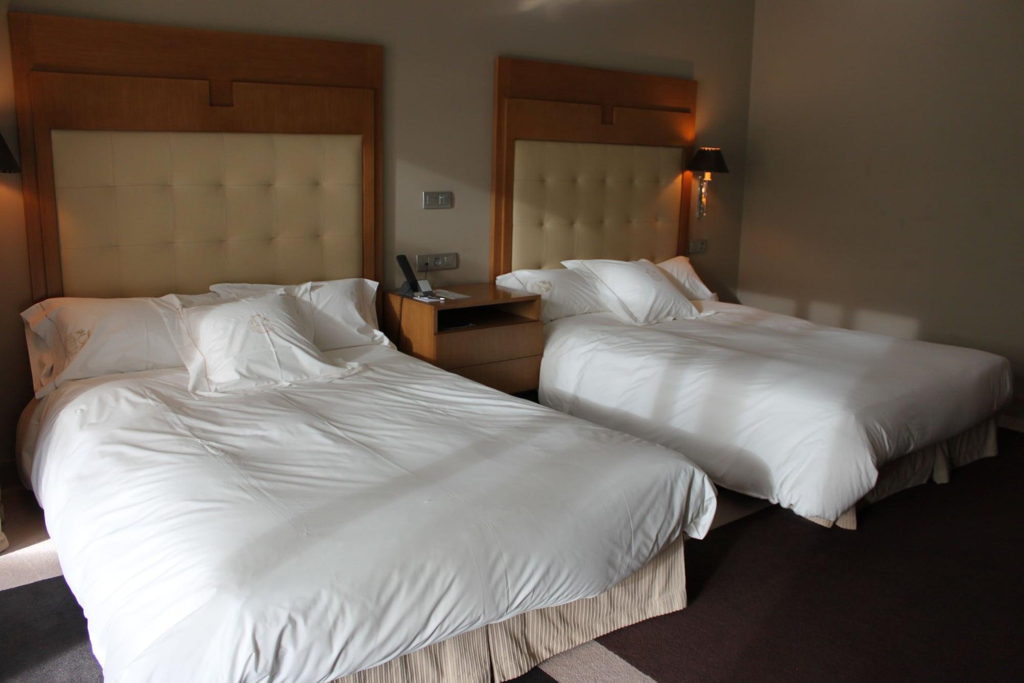 埃斯库德酒店 spa及海滩 比戈 外观 照片 A room at the hotel