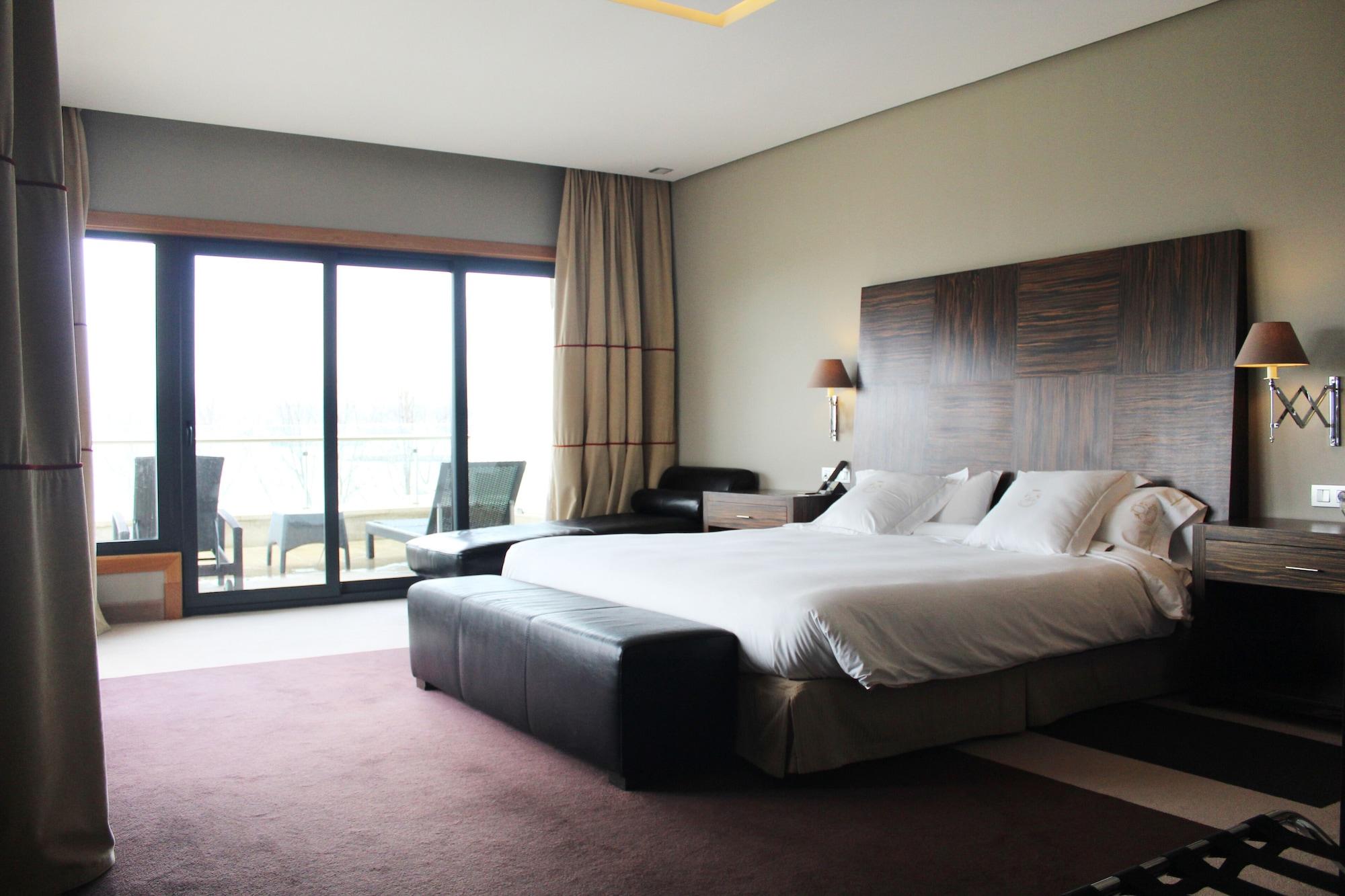 埃斯库德酒店 spa及海滩 比戈 外观 照片 A room at the hotel