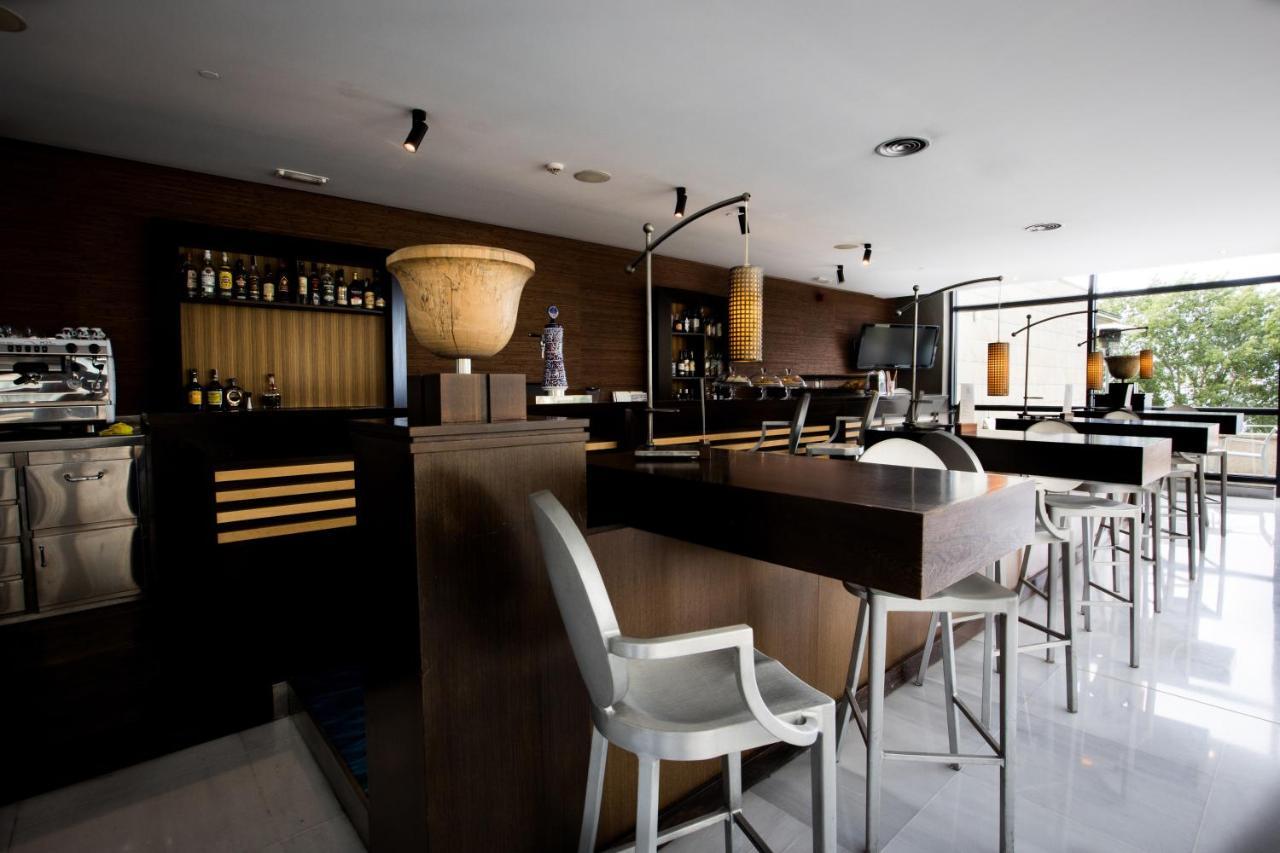 埃斯库德酒店 spa及海滩 比戈 外观 照片 The bar