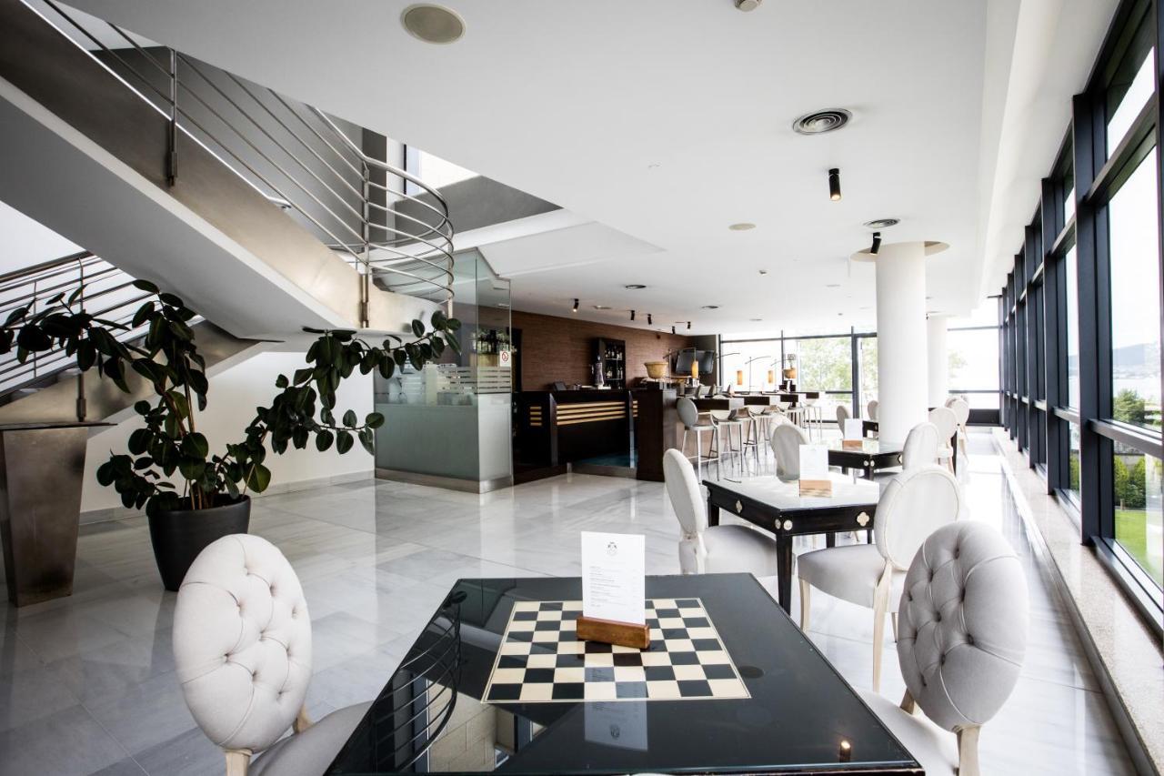 埃斯库德酒店 spa及海滩 比戈 外观 照片 Interior of the hotel