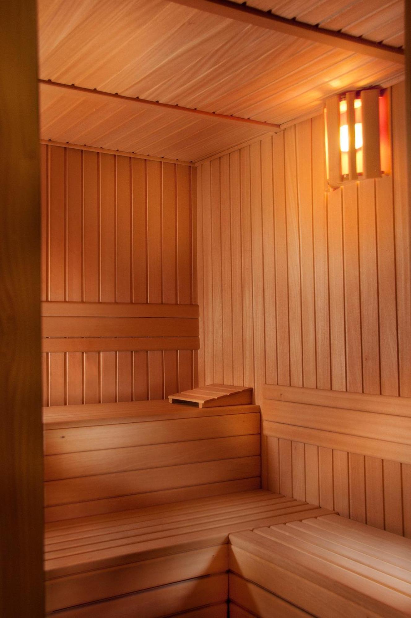 埃斯库德酒店 spa及海滩 比戈 外观 照片 A traditional Finnish sauna